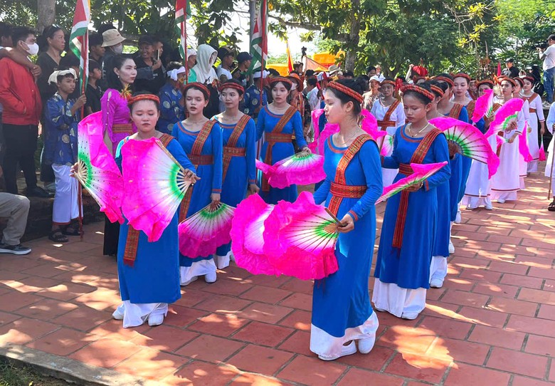 Bảo vật Linga v&agrave;ng được c&ocirc;ng nhận Bảo vật Quốc gia- Ảnh 2.