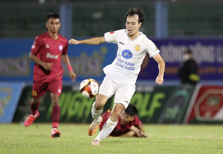 V-League vừa trở lại, cựu sao HAGL đ&atilde; khiến HLV Kim Sang-sik đau đầu- Ảnh 1.