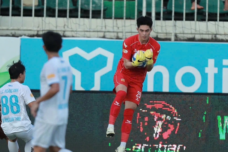 Sao trẻ nh&agrave; bầu Đức khiến d&agrave;n thủ m&ocirc;n V-League phải ngước nh&igrave;n- Ảnh 1.