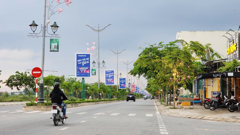 Quảng Ng&atilde;i bố tr&iacute; 4 khu vực tập kết &ocirc; t&ocirc;, chủ xe bớt loay hoay m&ugrave;a mưa lũ- Ảnh 4.