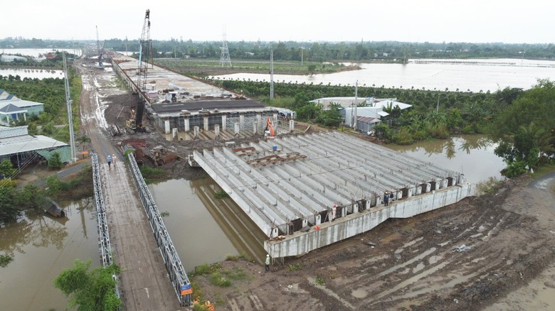 Cao tốc Cao Lãnh - An Hữu: Tháng 11 hoàn thành đoạn dầm sàn duy nhất- Ảnh 3. Cao tốc Cao Lãnh - An Hữu: Tháng 11 hoàn thành đoạn dầm sàn duy nhất- Ảnh 3.