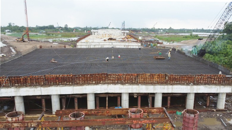Cao tốc Cao Lãnh - An Hữu: Tháng 11 hoàn thành đoạn dầm sàn duy nhất- Ảnh 2. Cao tốc Cao Lãnh - An Hữu: Tháng 11 hoàn thành đoạn dầm sàn duy nhất- Ảnh 2.