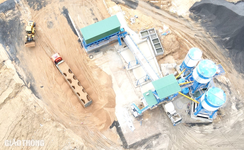 Gia Lai chỉ đạo xử l&yacute; khai th&aacute;c c&aacute;t tr&aacute;i ph&eacute;p, chở qu&aacute; tải sau phản &aacute;nh của B&aacute;o Giao th&ocirc;ng- Ảnh 3.