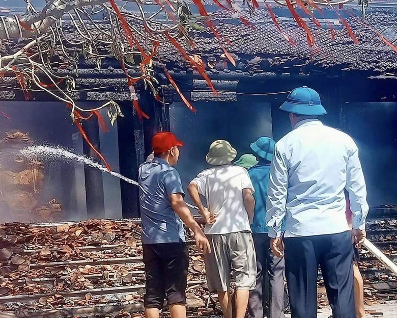 Ch&aacute;y lớn tại ng&ocirc;i ch&ugrave;a hơn 800 năm tuổi ở Ph&uacute; Thọ- Ảnh 1.