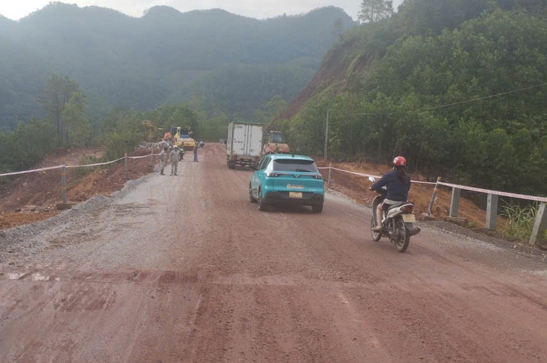 Đã lưu thông trở lại tuyến quốc lộ 18B ở Quảng Ninh- Ảnh 1. Đã lưu thông trở lại tuyến quốc lộ 18B ở Quảng Ninh- Ảnh 1.