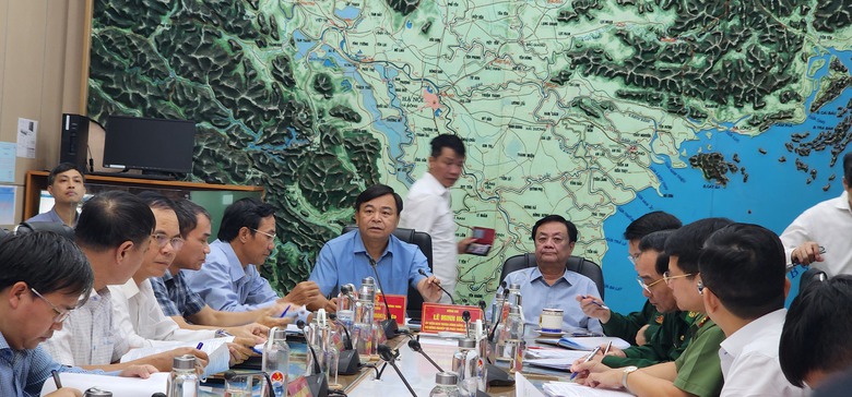 Nhiều địa phương cấm biển ứng ph&oacute; b&atilde;o số 6 Trami- Ảnh 1.