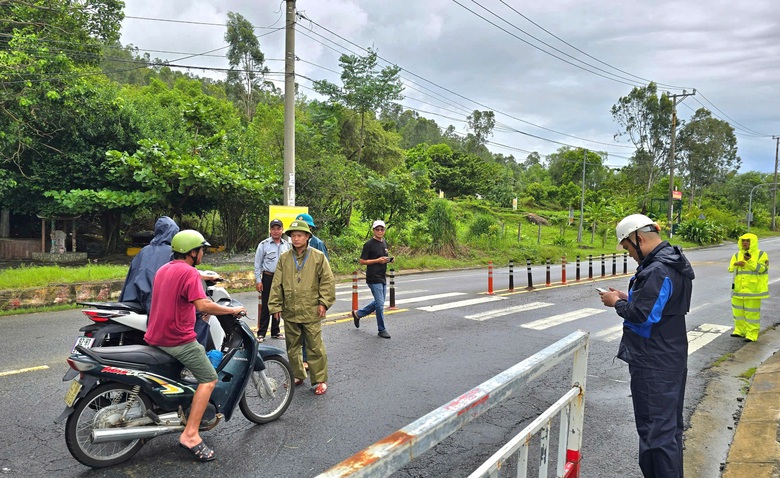 B&atilde;o Trami: Chủ tịch Đ&agrave; Nẵng y&ecirc;u cầu người d&acirc;n hạn chế ra khỏi nh&agrave;- Ảnh 1.