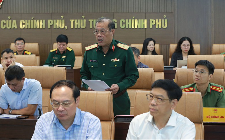 Ph&oacute; thủ tướng: Khẩn trương d&ugrave;ng flycam r&agrave; so&aacute;t ph&aacute;t hiện v&ugrave;ng nguy cơ sạt lở v&igrave; b&atilde;o Trami- Ảnh 2.