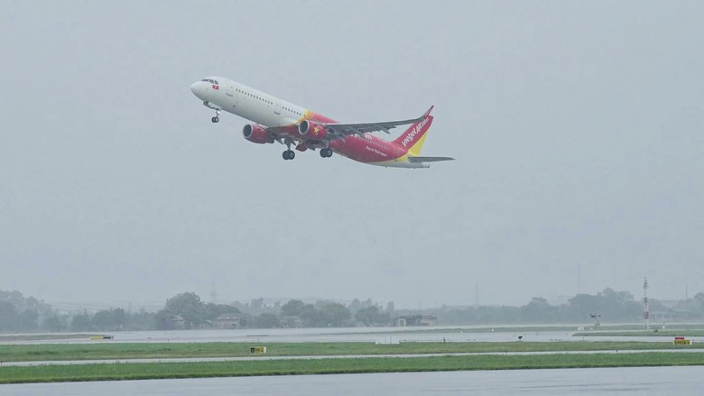 Khai th&aacute;c trở lại 4 s&acirc;n bay miền Trung sau b&atilde;o Trami- Ảnh 1.