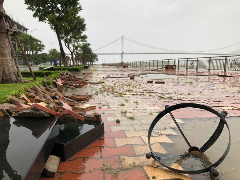 Bão Trà Mi suy yếu thành áp thấp nhiệt đới- Ảnh 11. Bão Trà Mi suy yếu thành áp thấp nhiệt đới- Ảnh 11.