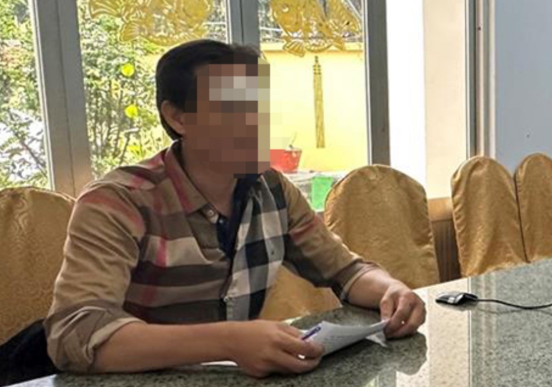 Đ&aacute;nh c&ocirc;ng an v&igrave; xin bỏ qua vi phạm kh&ocirc;ng th&agrave;nh - Ảnh 1.