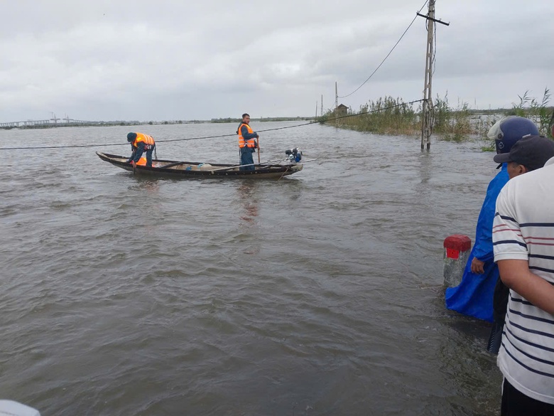 Bão Trà Mi suy yếu thành áp thấp nhiệt đới- Ảnh 4. Bão Trà Mi suy yếu thành áp thấp nhiệt đới- Ảnh 4.