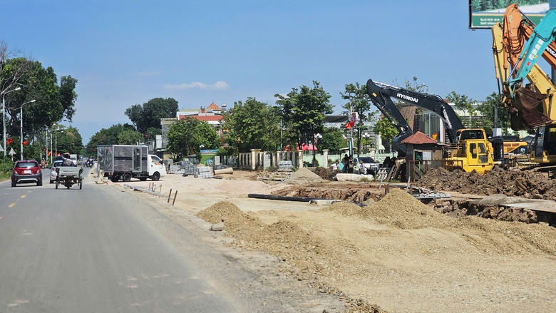 Dự &aacute;n đường gom quốc lộ 3 thi c&ocirc;ng ẩu, chủ đầu tư khẳng định sẽ chấn chỉnh nh&agrave; thầu- Ảnh 1.