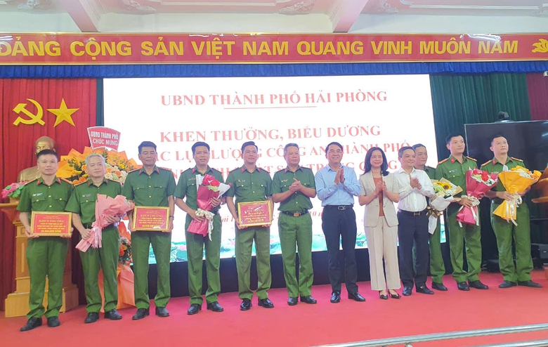 Quá trình giang hồ Bình "đen" cùng 7 đàn em nổ súng dằn mặt đối thủ- Ảnh 6. Quá trình giang hồ Bình "đen" cùng 7 đàn em nổ súng dằn mặt đối thủ- Ảnh 6.