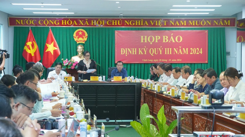 Vĩnh Long: Sở T&agrave;i ch&iacute;nh th&ocirc;ng tin về xe c&ocirc;ng phục vụ Văn ph&ograve;ng Tỉnh ủy- Ảnh 1.