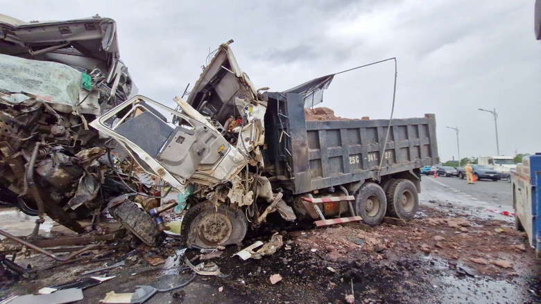 Công bố nguyên nhân vụ TNGT liên hoàn khiến 2 người tử vong tại Bắc Ninh- Ảnh 1. Công bố nguyên nhân vụ TNGT liên hoàn khiến 2 người tử vong tại Bắc Ninh- Ảnh 1.