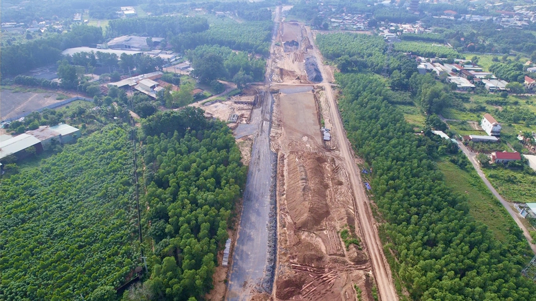 Cao tốc Bi&ecirc;n H&ograve;a - Vũng T&agrave;u vẫn &ldquo;ng&oacute;ng&rdquo; mặt bằng- Ảnh 1.