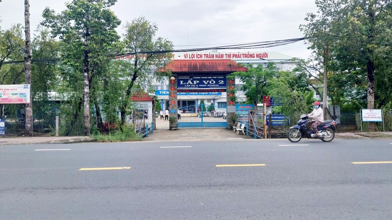 Cổng trường an toàn giao thông ở Đồng Tháp được thực hiện ra sao?- Ảnh 1. Cổng trường an toàn giao thông ở Đồng Tháp được thực hiện ra sao?- Ảnh 1.