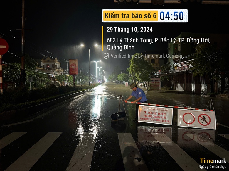 Mưa lũ ở Quảng B&igrave;nh: Hơn 32.000 nh&agrave; d&acirc;n ngập nặng, 2 người chết v&agrave; mất t&iacute;ch- Ảnh 4.