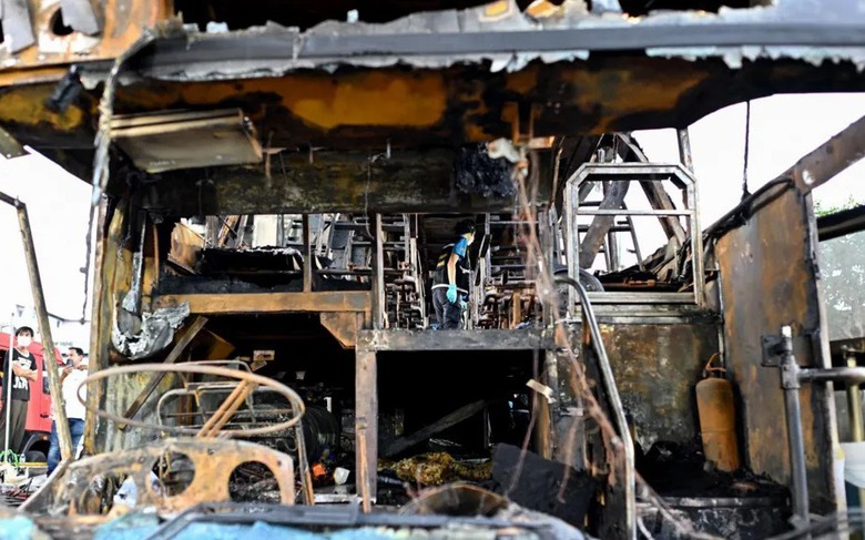 Th&aacute;i Lan t&iacute;nh sửa đổi nhiều quy định an to&agrave;n, ngăn thảm kịch ch&aacute;y xe bu&yacute;t t&aacute;i diễn