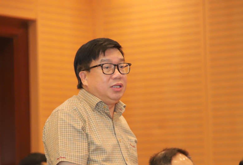 H&agrave; Nội truy t&igrave;m chủ đầu tư trồng c&acirc;y vẫn để nilon quấn gốc- Ảnh 1.