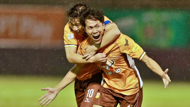 B&ugrave;ng nổ ở V-League, sao nh&agrave; bầu Đức s&aacute;ng cửa l&ecirc;n tuyển Việt Nam?- Ảnh 1.