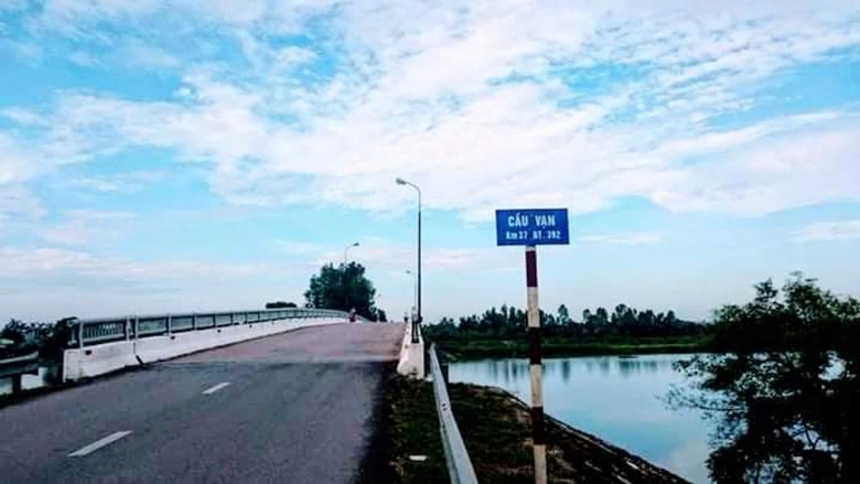 Hải Dương tạm dừng phương tiện lưu th&ocirc;ng qua 4 c&acirc;y cầu để thử tải- Ảnh 1.