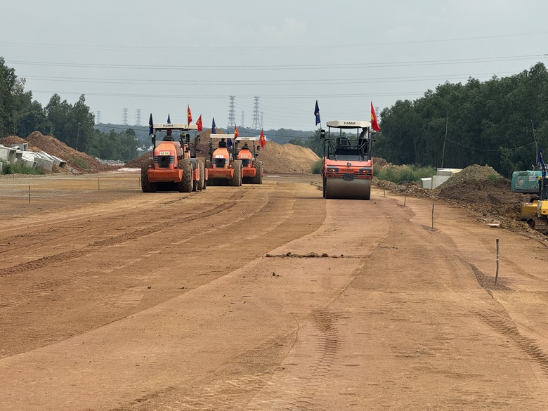 Đến 15/10, đơn vị chưa b&agrave;n giao mặt bằng cao tốc Bi&ecirc;n H&ograve;a - Vũng T&agrave;u sẽ bị kỷ luật- Ảnh 3.