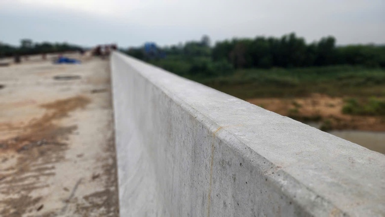 Đổ mẻ bê tông cuối cùng trên cầu sông Vệ, cao tốc Quảng Ngãi - Hoài Nhơn- Ảnh 12. Đổ mẻ bê tông cuối cùng trên cầu sông Vệ, cao tốc Quảng Ngãi - Hoài Nhơn- Ảnh 12.