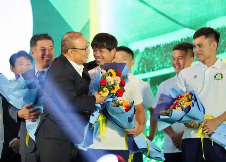 Mất t&iacute;ch gần 2 năm, C&ocirc;ng Phượng vẫn được HLV Park "đưa l&ecirc;n m&acirc;y"- Ảnh 1.