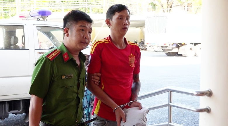 An Giang: Khởi tố thanh ni&ecirc;n giết t&agrave;i xế xe &ocirc;m, cướp t&agrave;i sản- Ảnh 1.