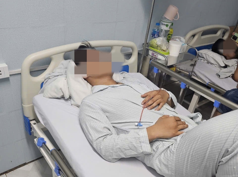 C&ocirc;ng an H&agrave; Nội điều tra vụ nam sinh bị cướp, đ&aacute;nh nhập viện tr&ecirc;n đường- Ảnh 1.