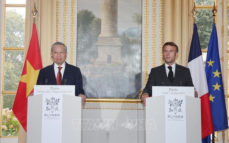 Tổng B&iacute; thư, Chủ tịch nước T&ocirc; L&acirc;m v&agrave; Tổng thống Ph&aacute;p gặp gỡ b&aacute;o ch&iacute; trước hội đ&agrave;m