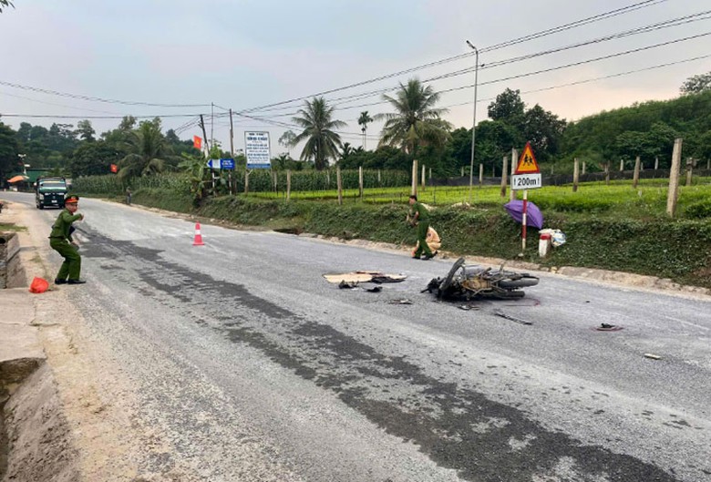 Hiện trường vụ tai nạn khiến 3 học sinh thương vong. Hiện trường vụ tai nạn khiến 3 học sinh thương vong.