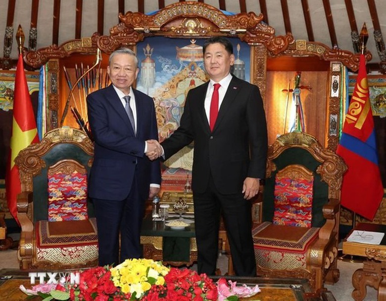 Chuyến c&ocirc;ng t&aacute;c với nhiều lần "đầu ti&ecirc;n" đặc biệt của Tổng B&iacute; thư, Chủ tịch nước T&ocirc; L&acirc;m- Ảnh 1.