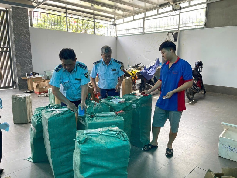 B&aacute;n v&agrave;ng kh&ocirc;ng nguồn gốc tr&ecirc;n mạng, hai doanh nghiệp bị phạt cả trăm triệu đồng- Ảnh 2.