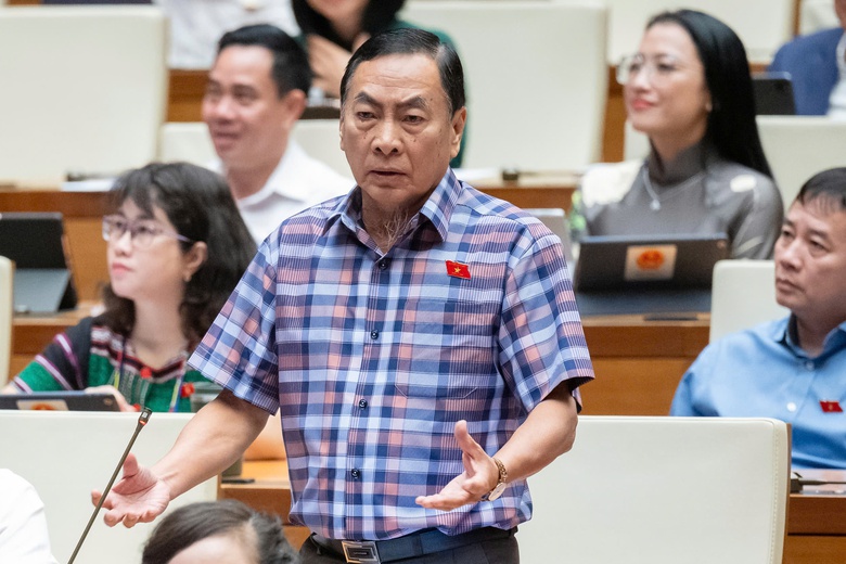 Đại biểu chất vấn "ngân hàng chỉ bán vàng, không mua", Thống đốc Nguyễn Thị Hồng nói gì?- Ảnh 3. Đại biểu chất vấn "ngân hàng chỉ bán vàng, không mua", Thống đốc Nguyễn Thị Hồng nói gì?- Ảnh 3.