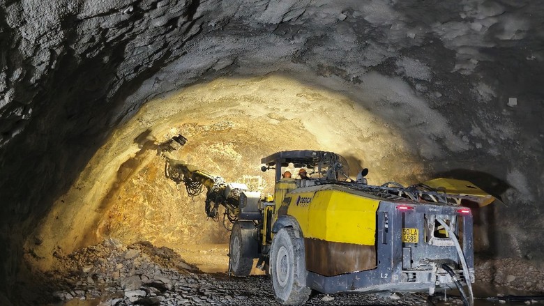 Xuy&ecirc;n đ&ecirc;m th&ocirc;ng hầm tr&ecirc;n cao tốc Đồng Đăng - Tr&agrave; Lĩnh- Ảnh 4.