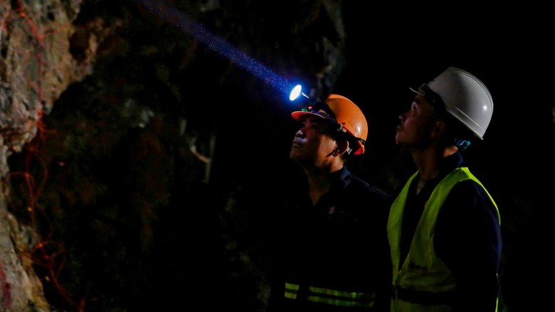 Xuy&ecirc;n đ&ecirc;m th&ocirc;ng hầm tr&ecirc;n cao tốc Đồng Đăng - Tr&agrave; Lĩnh- Ảnh 8.