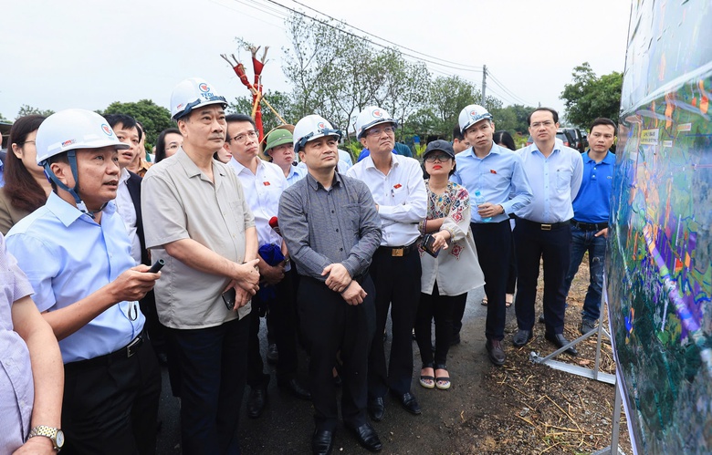 Chính phủ trình Quốc hội dự án đường sắt tốc độ cao Bắc - Nam hơn 67 tỷ USD- Ảnh 3. Chính phủ trình Quốc hội dự án đường sắt tốc độ cao Bắc - Nam hơn 67 tỷ USD- Ảnh 3.