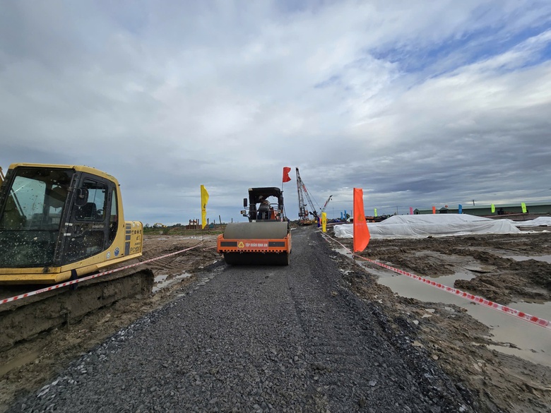 Th&uacute;c nh&agrave; thầu b&aacute;m s&aacute;t kế hoạch thi c&ocirc;ng cao tốc Ch&acirc;u Đốc - Cần Thơ - S&oacute;c Trăng- Ảnh 1.