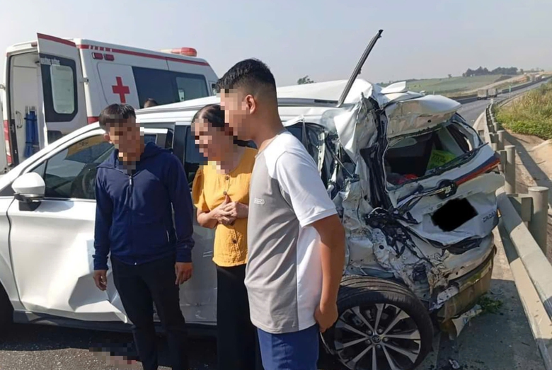 Hai &ocirc; t&ocirc; va chạm tr&ecirc;n cao tốc, 1 người tử vong ở Ninh B&igrave;nh- Ảnh 2.