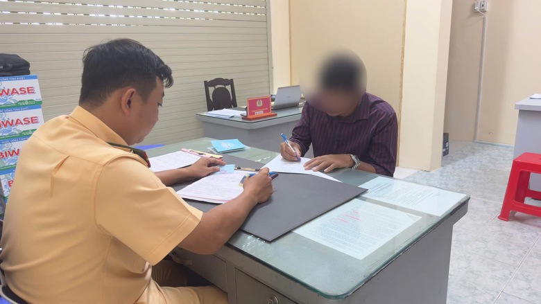 Đồng Nai: Xử l&yacute; t&agrave;i xế l&aacute;i &ocirc; t&ocirc; đi ngược chiều tr&ecirc;n đường Nguyễn &Aacute;i Quốc- Ảnh 1.