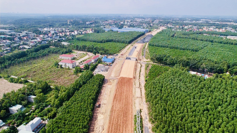 Nỗ lực thông xe cao tốc Biên Hòa - Vũng Tàu đoạn 3 vào 30/4/2025- Ảnh 7. Nỗ lực thông xe cao tốc Biên Hòa - Vũng Tàu đoạn 3 vào 30/4/2025- Ảnh 7.