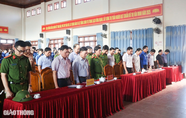 X&uacute;c động lễ tưởng niệm c&aacute;c nạn nh&acirc;n tử vong v&igrave; TNGT ở H&agrave; Tĩnh- Ảnh 1.