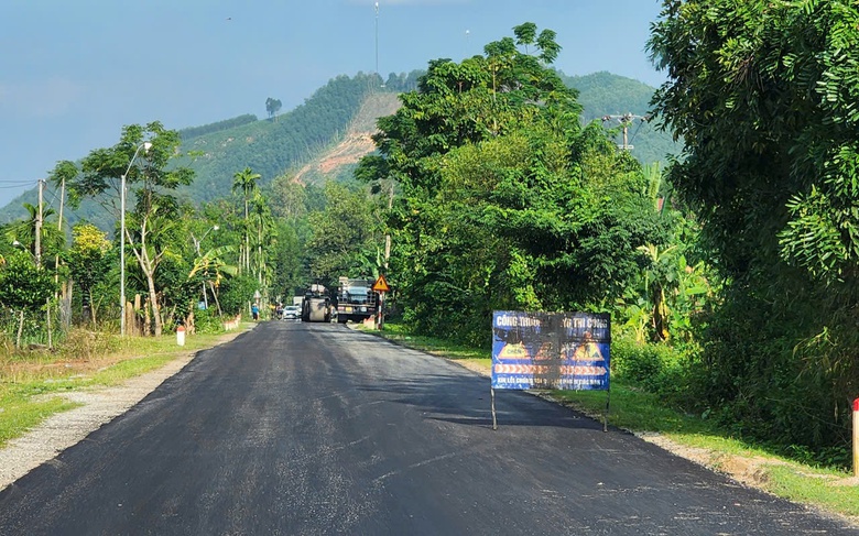 Đẩy nhanh tiến độ, quyết ho&agrave;n th&agrave;nh duy tu QL24 qua Quảng Ng&atilde;i trước tết Nguy&ecirc;n đ&aacute;n- Ảnh 3.