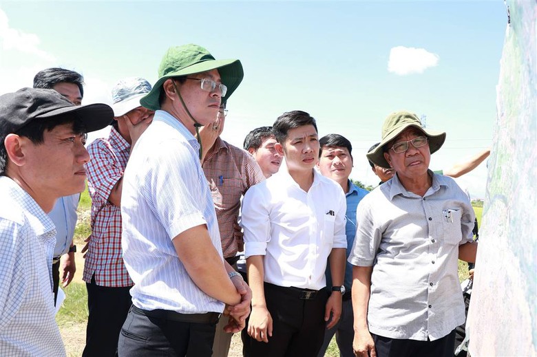 Khảo s&aacute;t vị tr&iacute; x&acirc;y ga đường sắt tốc độ cao Bắc - Nam ở B&igrave;nh Thuận- Ảnh 3.