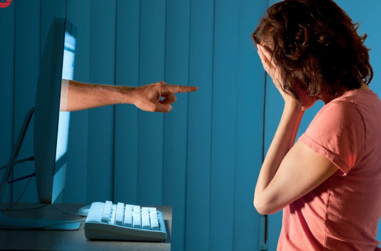 Khởi tố 2 cô gái làm nhục người khác trên mạng xã hội- Ảnh 1. Khởi tố 2 cô gái làm nhục người khác trên mạng xã hội- Ảnh 1.