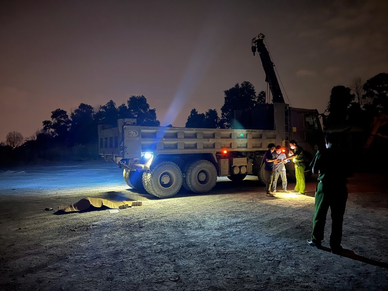 Nam bảo vệ bị xe ben cán tử vong khi vừa vào ca trực- Ảnh 1. Nam bảo vệ bị xe ben cán tử vong khi vừa vào ca trực- Ảnh 1.