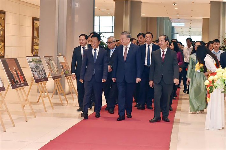 Tổng B&iacute; thư: Việt Nam kh&ocirc;ng thể đứng ngo&agrave;i xu thế đổi mới gi&aacute;o dục của to&agrave;n cầu- Ảnh 2.